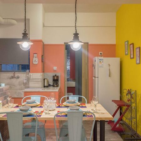"Casa De Colores", Next To The Metro เอเธนส์ ภายนอก รูปภาพ