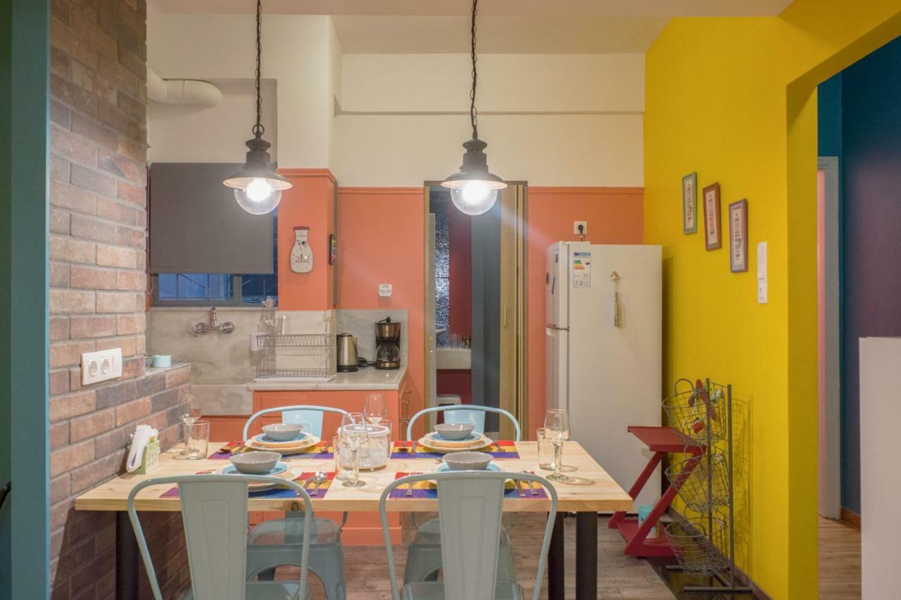 "Casa De Colores", Next To The Metro เอเธนส์ ภายนอก รูปภาพ