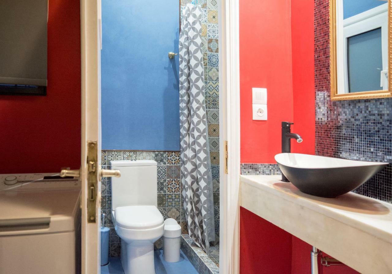 "Casa De Colores", Next To The Metro เอเธนส์ ภายนอก รูปภาพ