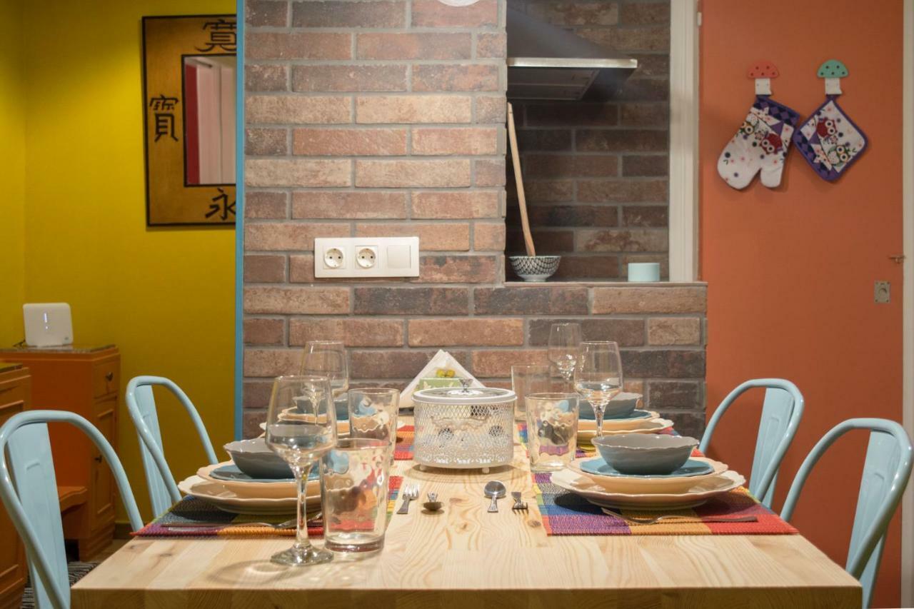 "Casa De Colores", Next To The Metro เอเธนส์ ภายนอก รูปภาพ